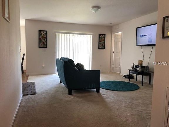 4th image of 300 Pheasant Dr