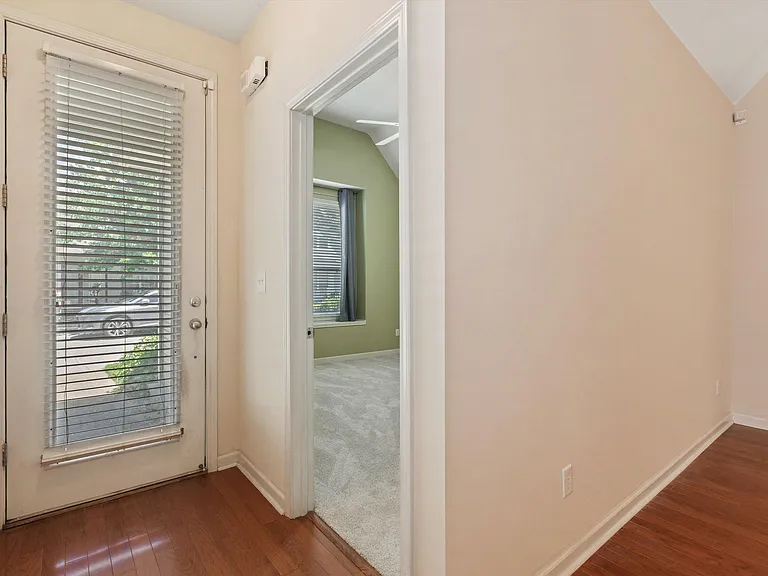 1425 Island Town Dr — Photo 4