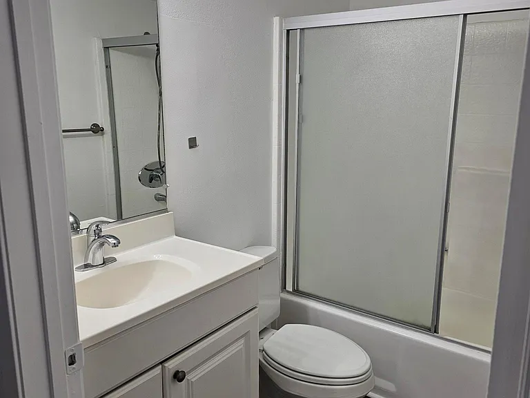 2121 Beloit Ave #312 — Photo 31