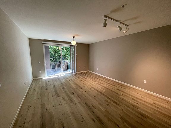 3rd image of 809 Auzerais Ave Unit 252