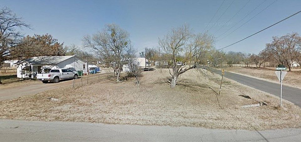 1st image of 610 E Washington Ave