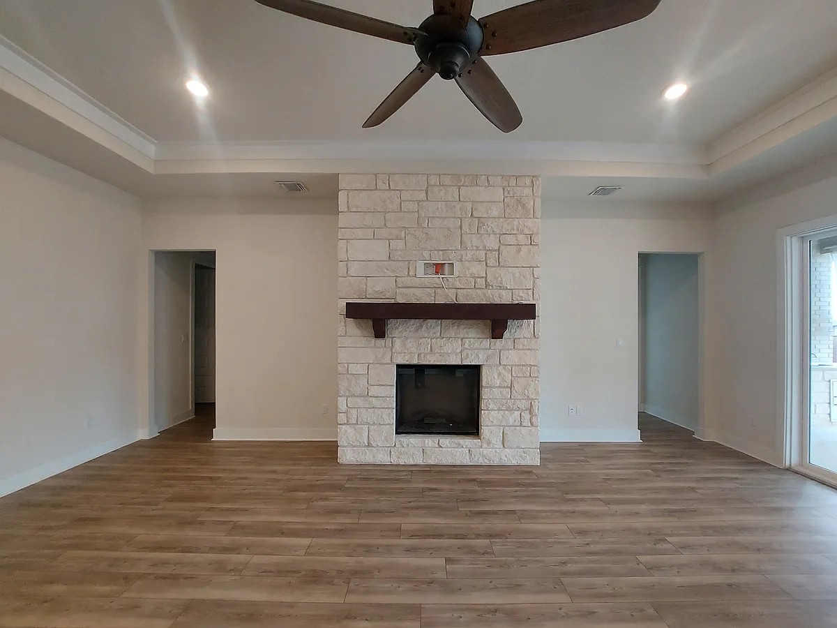 Building Photo - 401 Verbena Dr