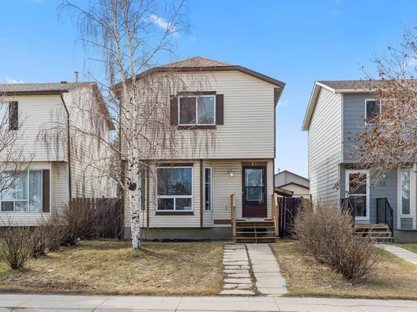 13 Martindale Blvd NE, Calgary, AB T3J 2T8