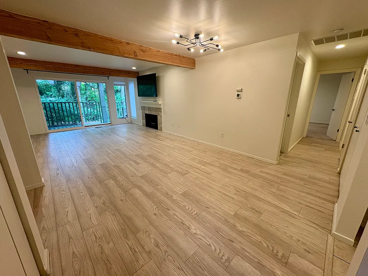 new floors - 3905 108th Ave NE #B102