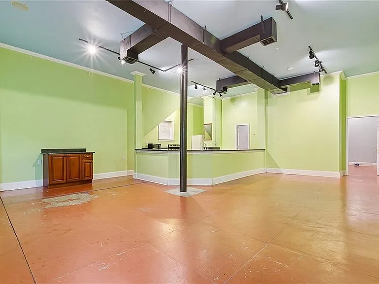 2103 S Carrollton Ave — Photo 3