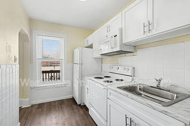 1 bed, 1.0 bath, 400 sqft, $1,045 — Photo 2