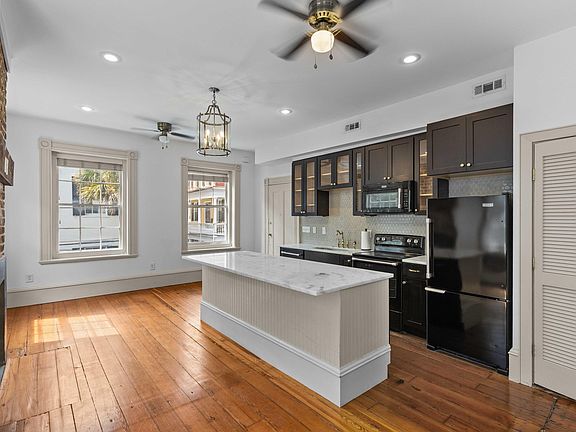 3rd image of 35 Society St Unit E