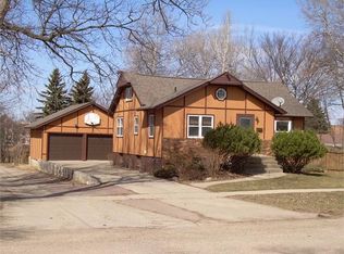1417 7th St, Brookings, SD 57006
