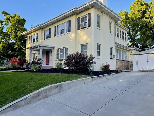 1 bed, 1175 sqft, $1,850 — Photo 3