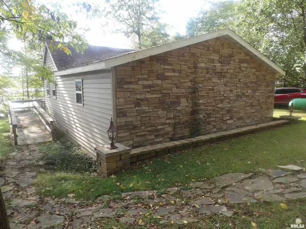 20062 N Shore Ln, West Frankfort, IL 62896