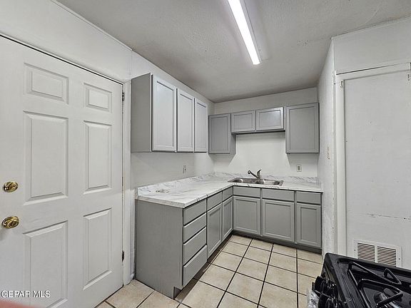 3rd image of 6012 Tejas Dr