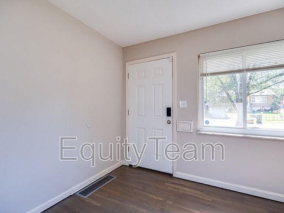 5th image of 5106 Chantilly Dr