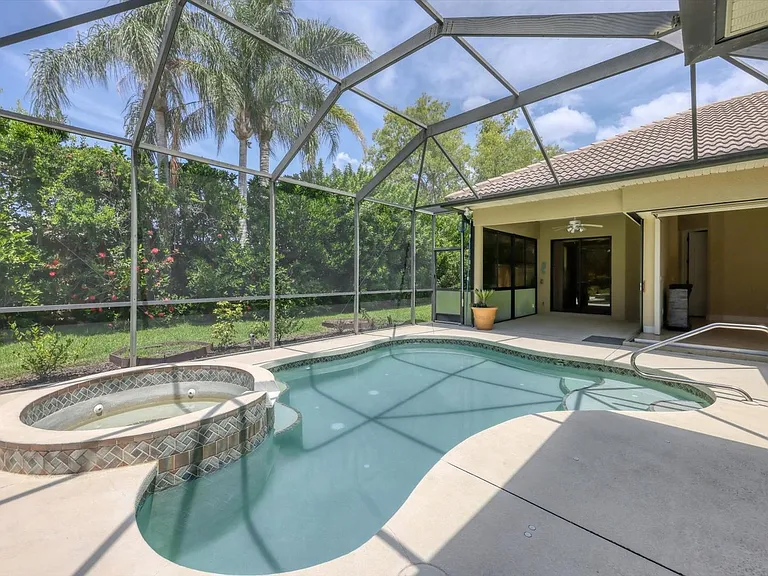 4688 Tuscana Dr — Photo 2
