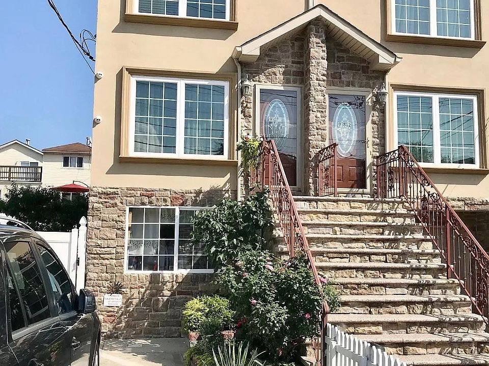 1st image of 982 Olympia Blvd #2