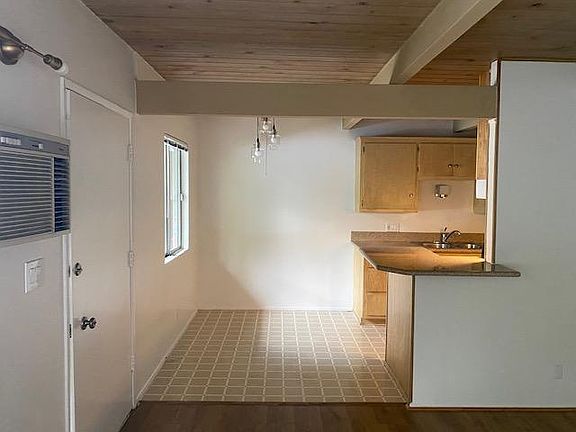 3rd image of 40 Auburn Ave APT E