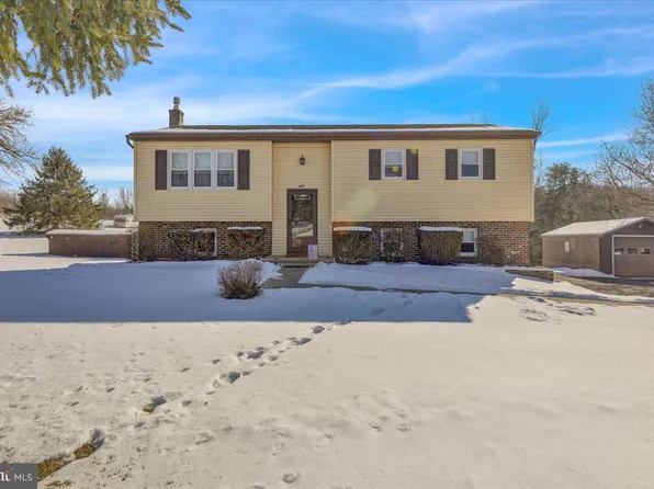 450 Birch Hill Rd, Shoemakersville, PA 19555