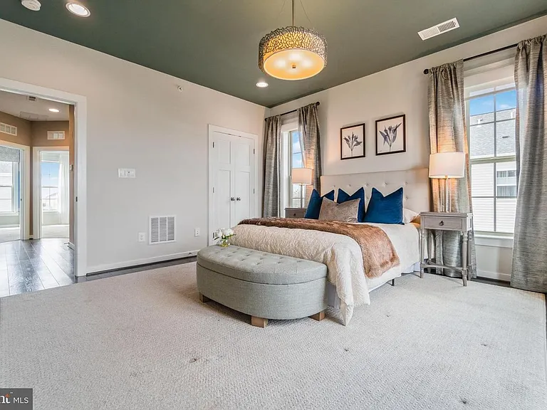 10225 Hilltop Ascent Dr — Photo 10