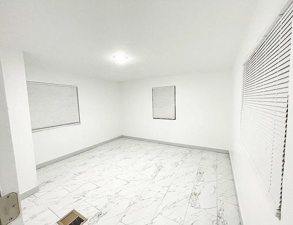 3 bed, $2,000 — Photo 3
