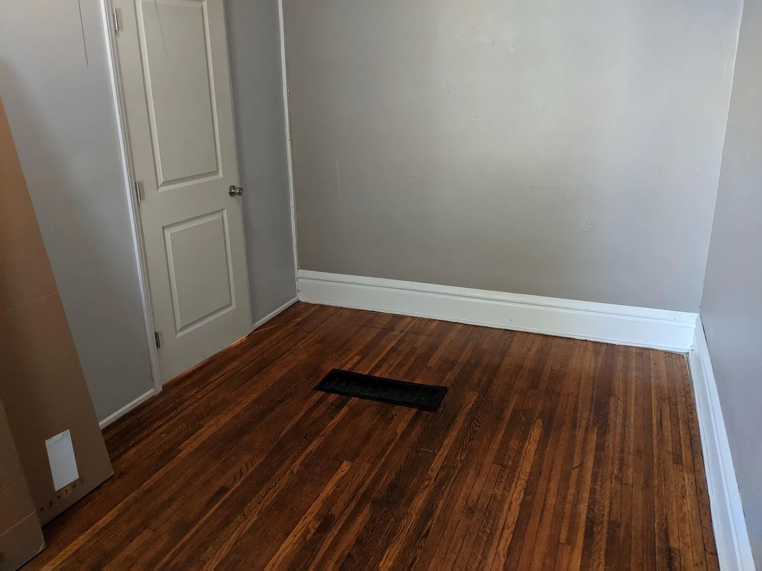 2 bed, 1000 sqft, $1,350 — Photo 2