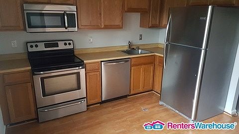 3rd image of 16246 Taconic Cir
