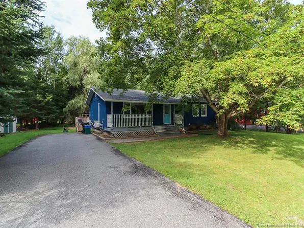 3 Parkwood Dr, Quispamsis, NB E2E 1P4
