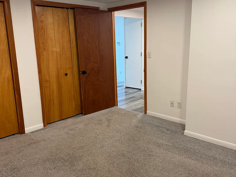 242 Kenneth St — Photo 9