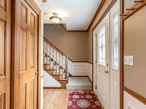 3rd image of 7648 Summerwood Dr