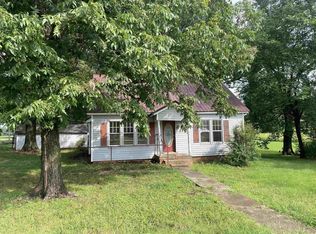 5800 Broad St, Trezevant, TN 38258