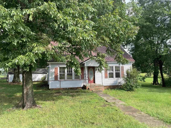 5800 Broad St, Trezevant, TN 38258