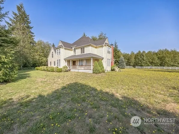 150 N Columbia Heights Road, Longview, WA 98632