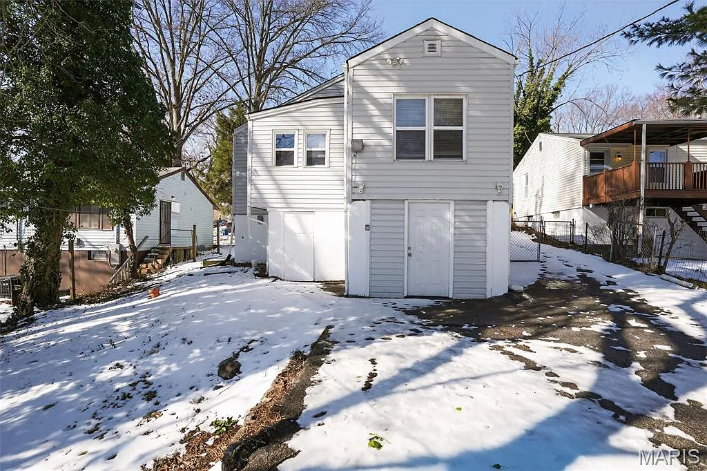 512 Coppinger Dr photo 1