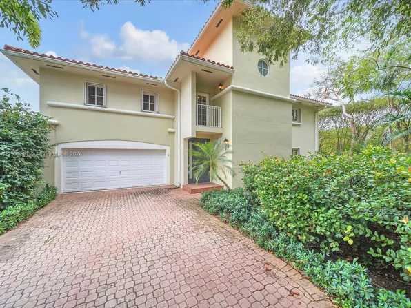 3002 NE Quayside Ln #21, Miami, FL 33138