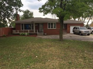 30601 Schoenherr Rd, Warren, MI 48088