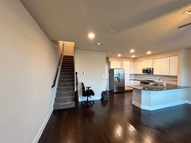 2424 Eureka Way — Photo 8
