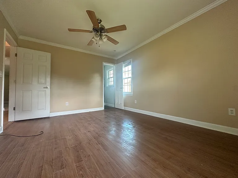 4646 Manchester Dr — Photo 7