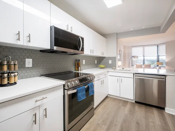 24a Avenue image 6 of 30