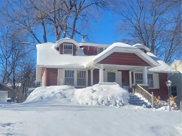 2312 39th St, Des Moines, IA 50310