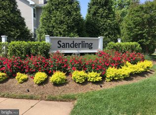 6005 Rosebud Ln APT 105, Centreville, VA 20121