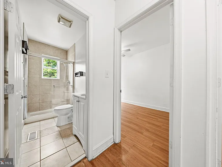 2516 W Pratt St — Photo 13