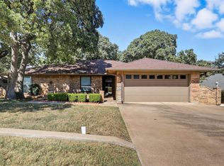 105 NE Alsbury Blvd, Burleson, TX 76028