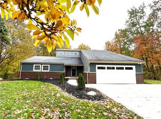 3809 Maplecrest Rd, Woodmere, OH 44122