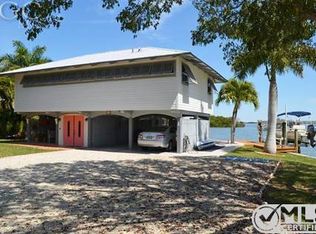 290 Driftwood Ln, Fort Myers Beach, FL 33931