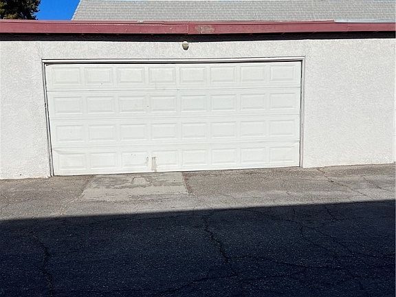 2nd image of 671 Greenbriar Townhouse Way