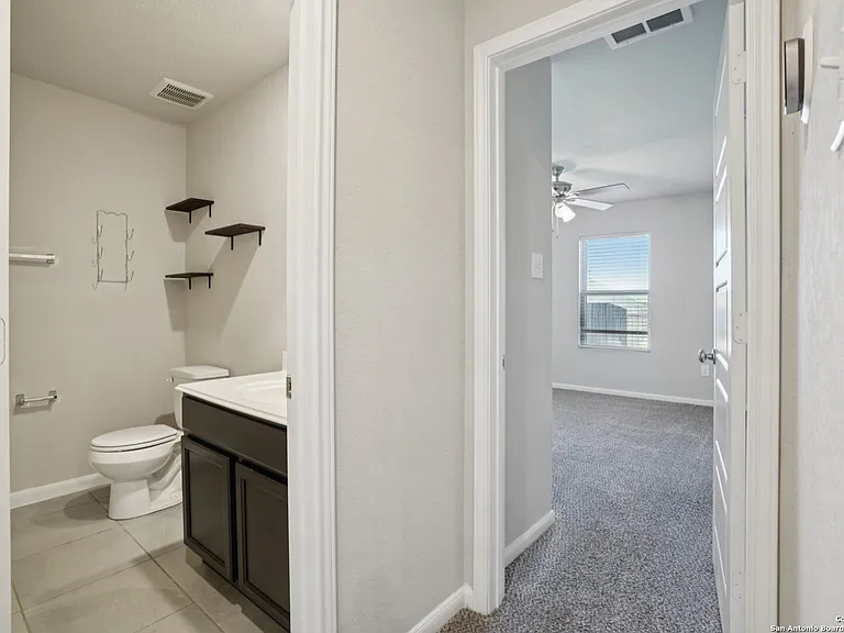 7019 Vista Loop — Photo 9
