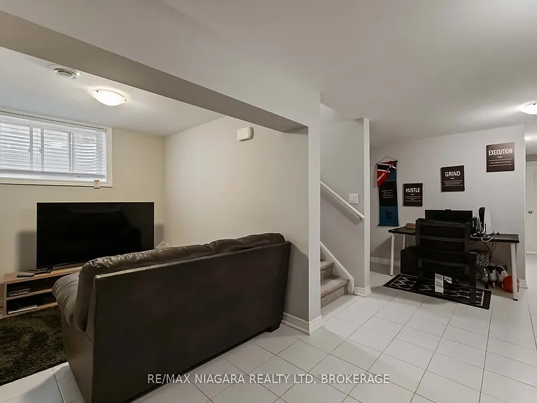 81 Grove St — Photo 35