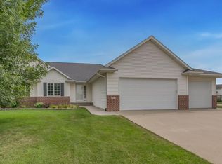 512 Ridgeview Dr, Atkins, IA 52206