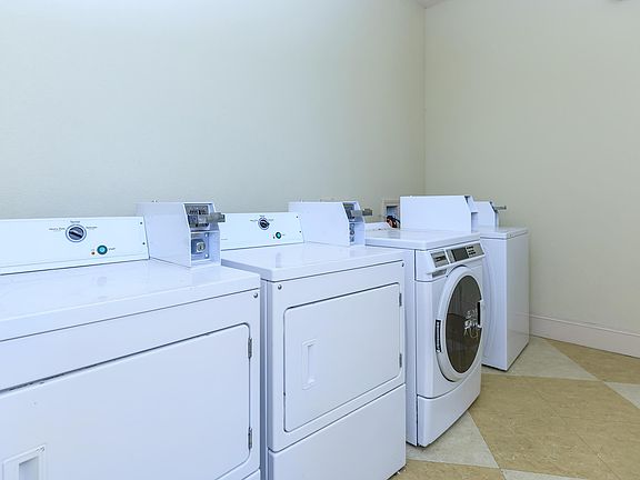 4th image of 901 N 6th St #11859258