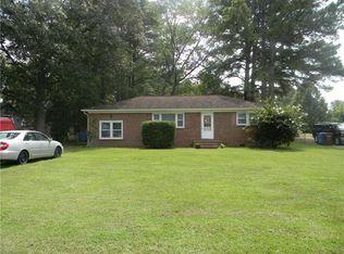 260 Ewell Ln, Chesapeake, VA 23322