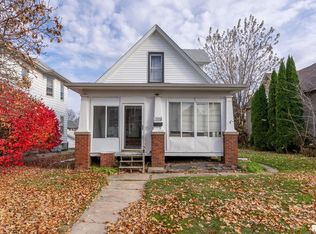 1322 15th St #A, Moline, IL 61265