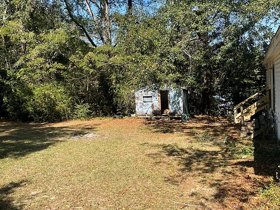 5th image of 22 Forest Hill Dr
